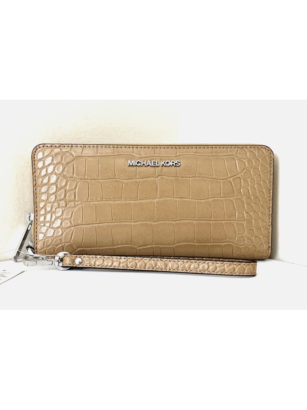 New Michael Kors Jet Set Large Travel Continental Wallet Embossed Camel